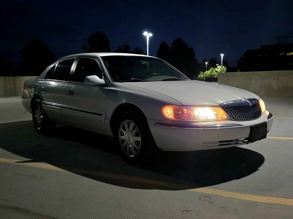 1999 Lincoln Continental 9th Gen - Image 7 of 16