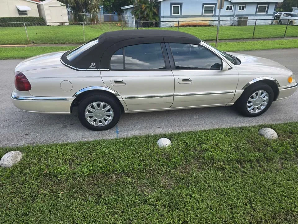 1999 Lincoln Continental 9th Gen - Image 2 of 8