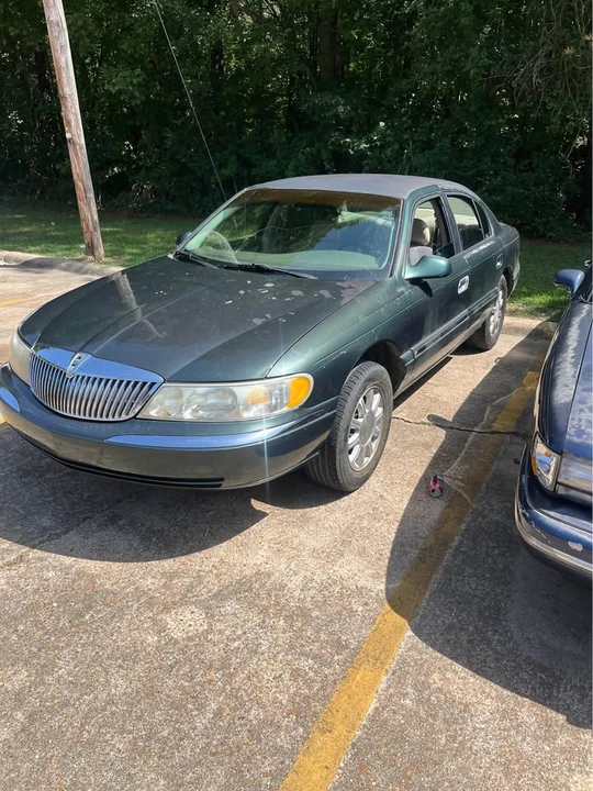 1999 Lincoln Continental 9th Gen - Image 2 of 6