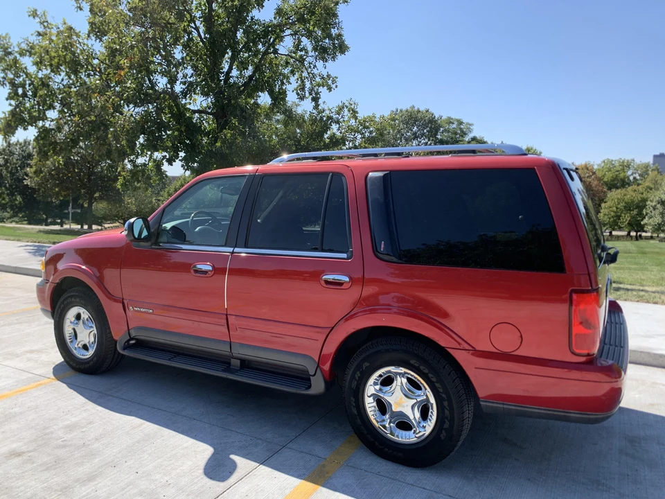 1999 Lincoln Navigator 1st Gen - Image 18 of 31