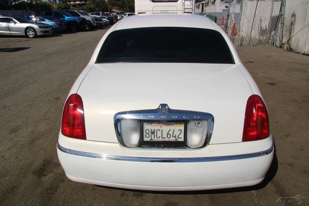 1999 Lincoln Town Car - Image 6 of 21