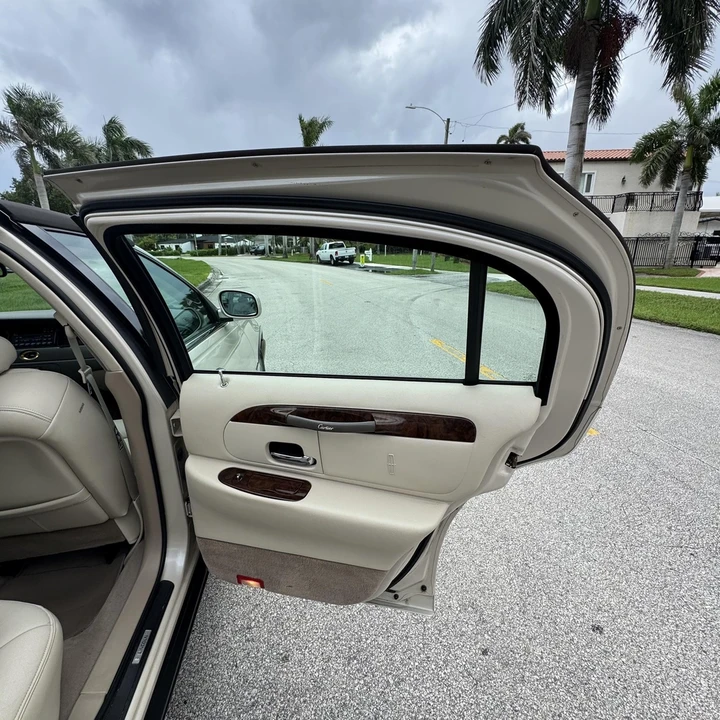 1999 Lincoln Town Car - Image 15 of 21
