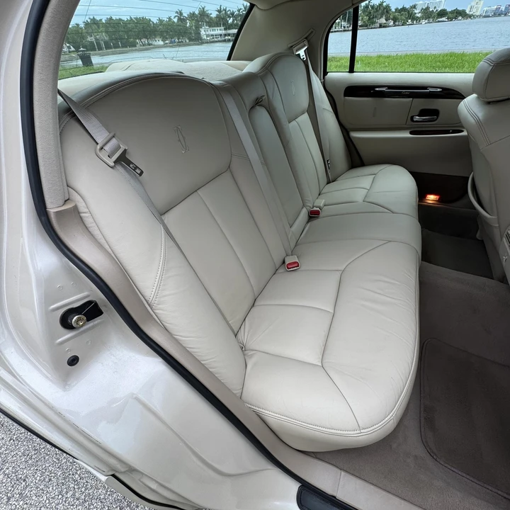 1999 Lincoln Town Car - Image 17 of 21