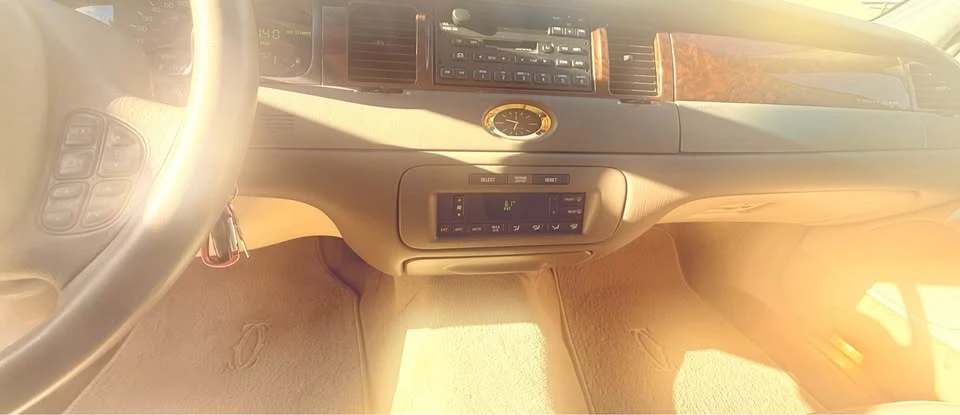 1999 Lincoln Town Car - Image 2 of 4