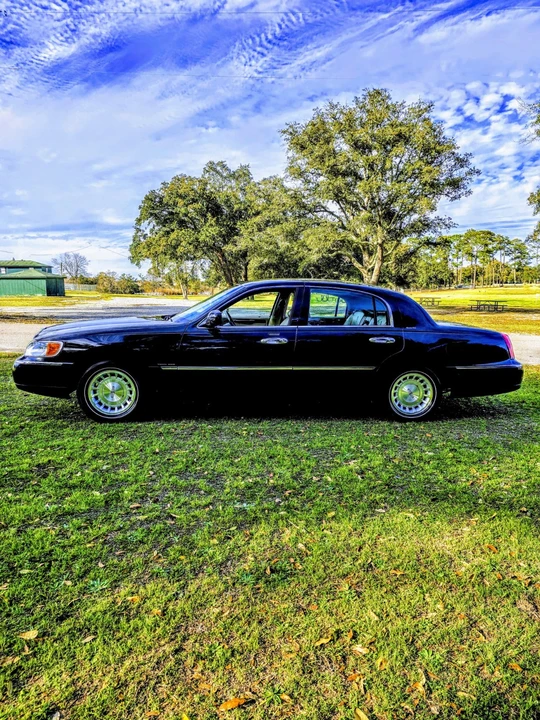1999 Lincoln Town Car - Image 17 of 20