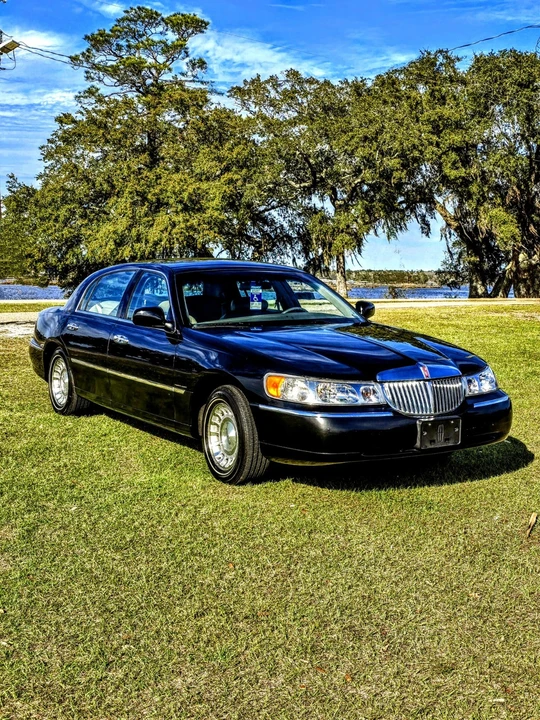 1999 Lincoln Town Car - Image 9 of 20