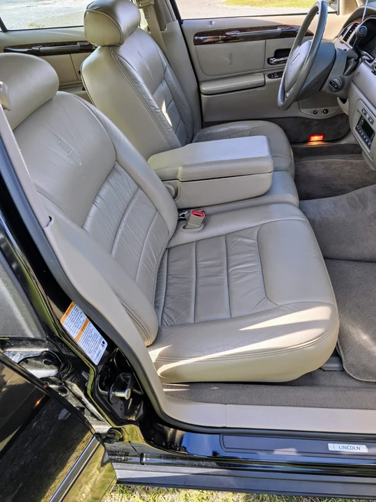 1999 Lincoln Town Car - Image 5 of 20