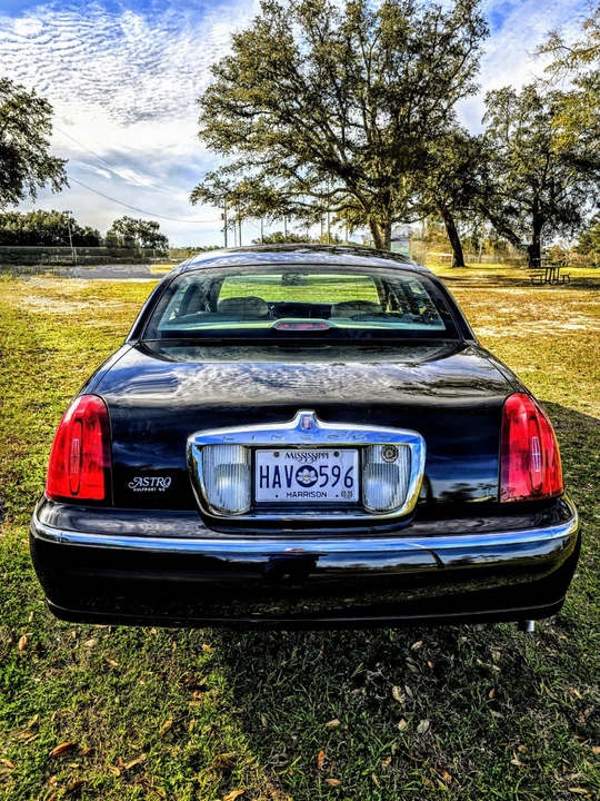 1999 Lincoln Town Car - Image 13 of 20