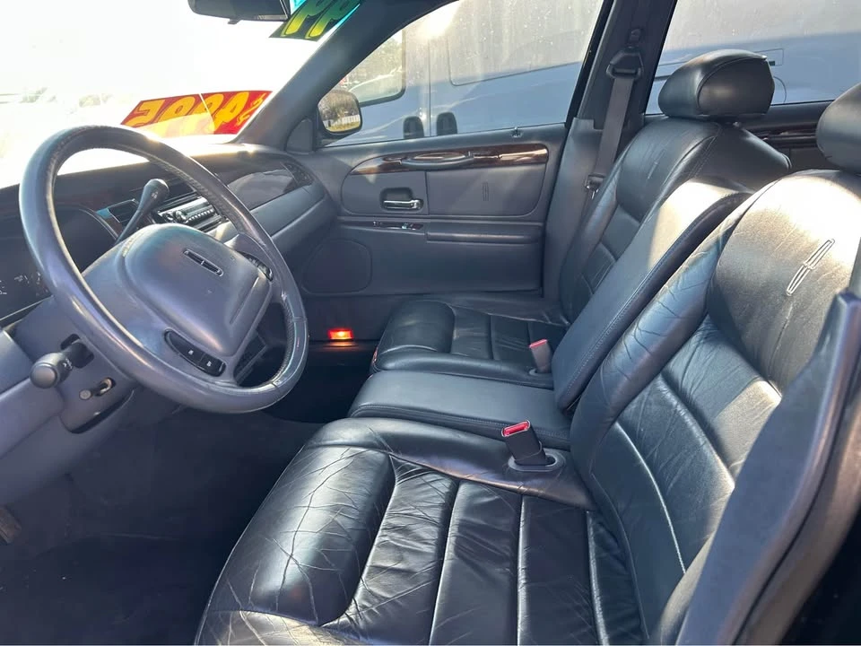 1999 Lincoln Town Car - Image 9 of 9