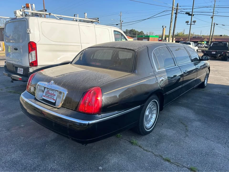 1999 Lincoln Town Car - Image 4 of 9