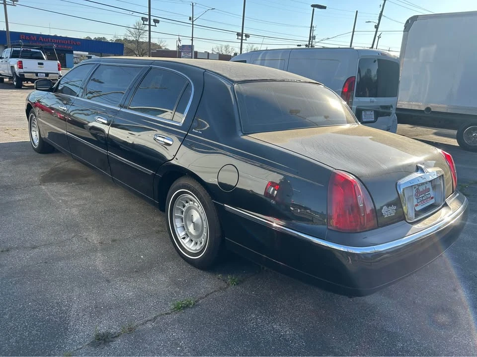 1999 Lincoln Town Car - Image 6 of 9