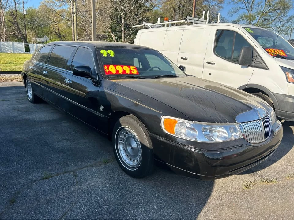 1999 Lincoln Town Car - Image 3 of 9