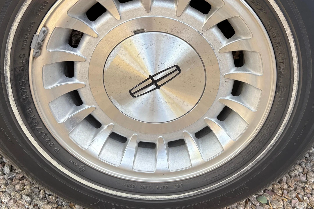 1999 Lincoln Town Car - Image 31 of 31