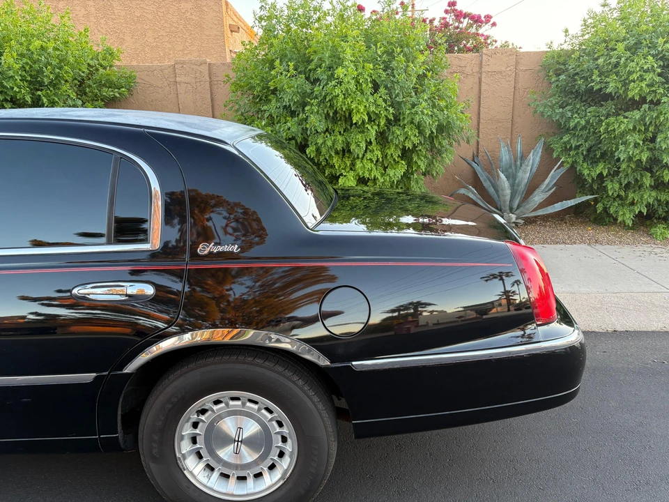 1999 Lincoln Town Car - Image 20 of 31