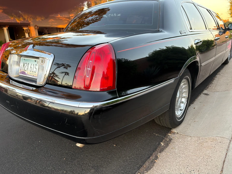 1999 Lincoln Town Car - Image 23 of 31