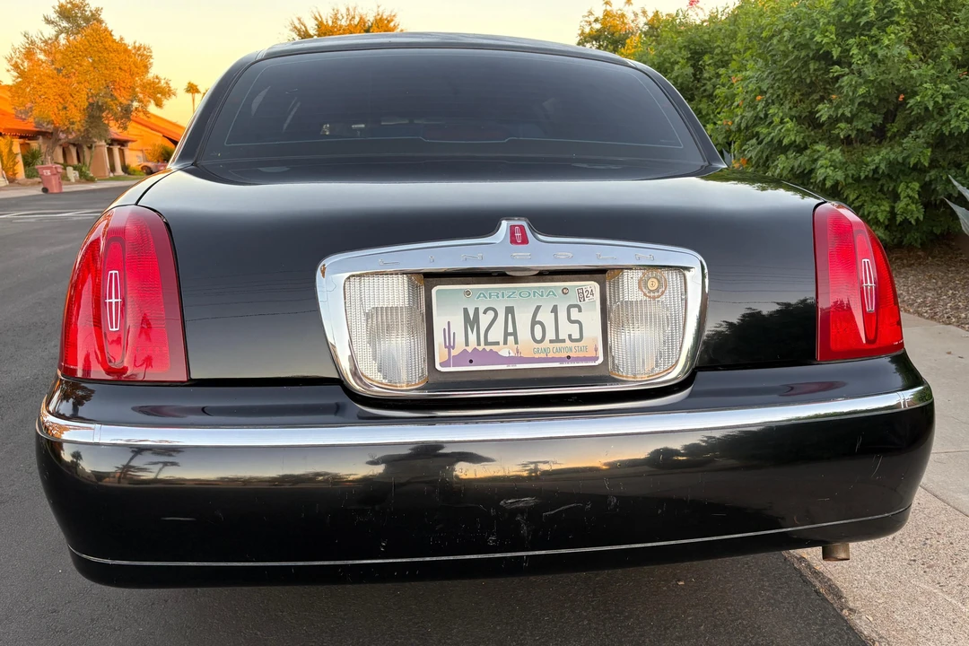 1999 Lincoln Town Car - Image 5 of 31