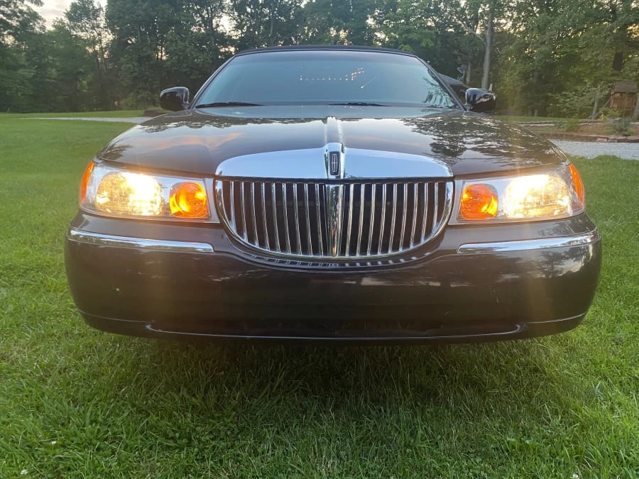 1999 Lincoln Town Car - Image 11 of 15