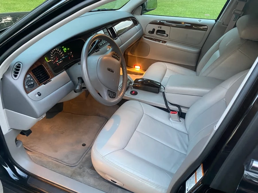 1999 Lincoln Town Car - Image 3 of 15