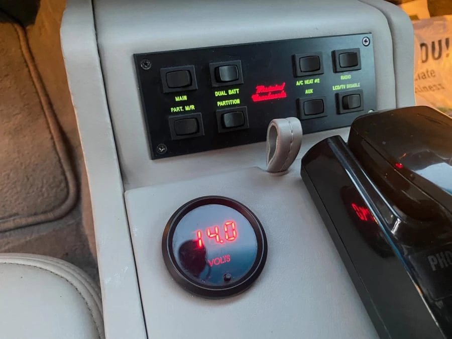 1999 Lincoln Town Car - Image 6 of 15