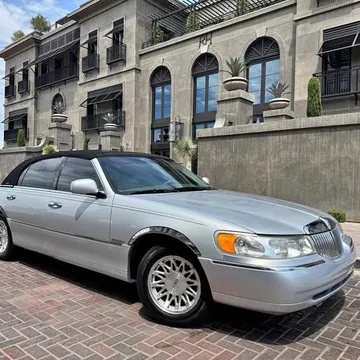 1999 Lincoln Town Car Signature Series