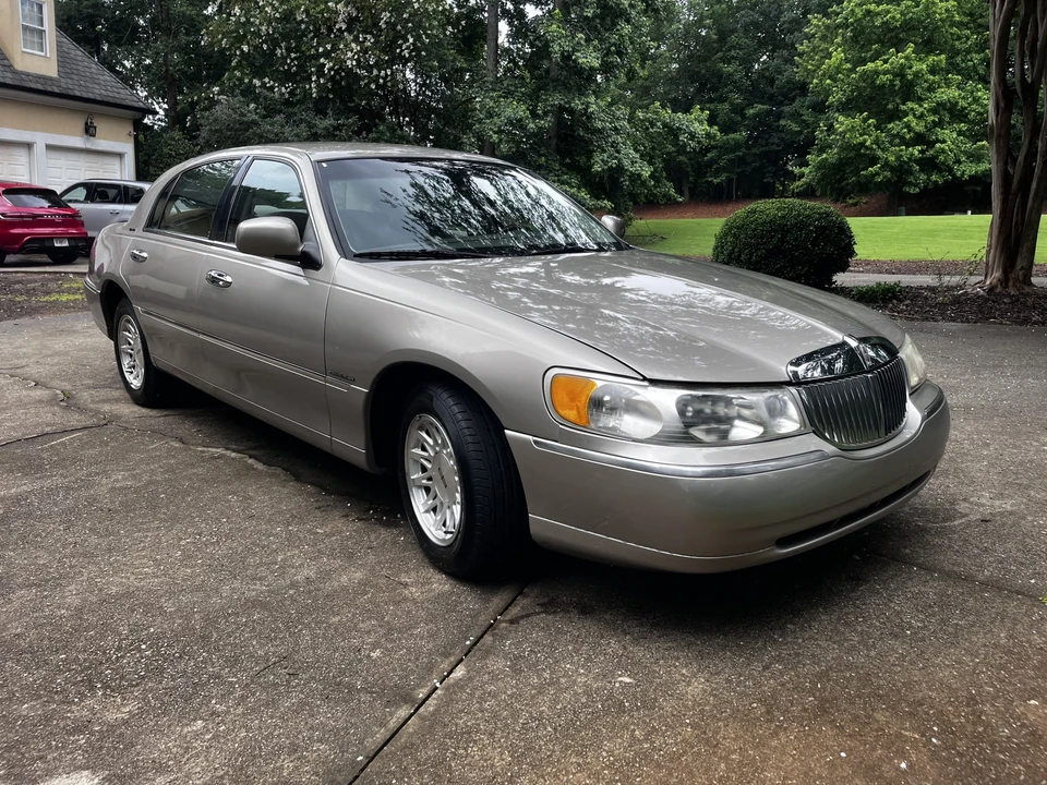1999 Lincoln Town Car - Image 15 of 31