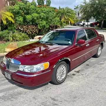 1999 Lincoln Town Car Signature