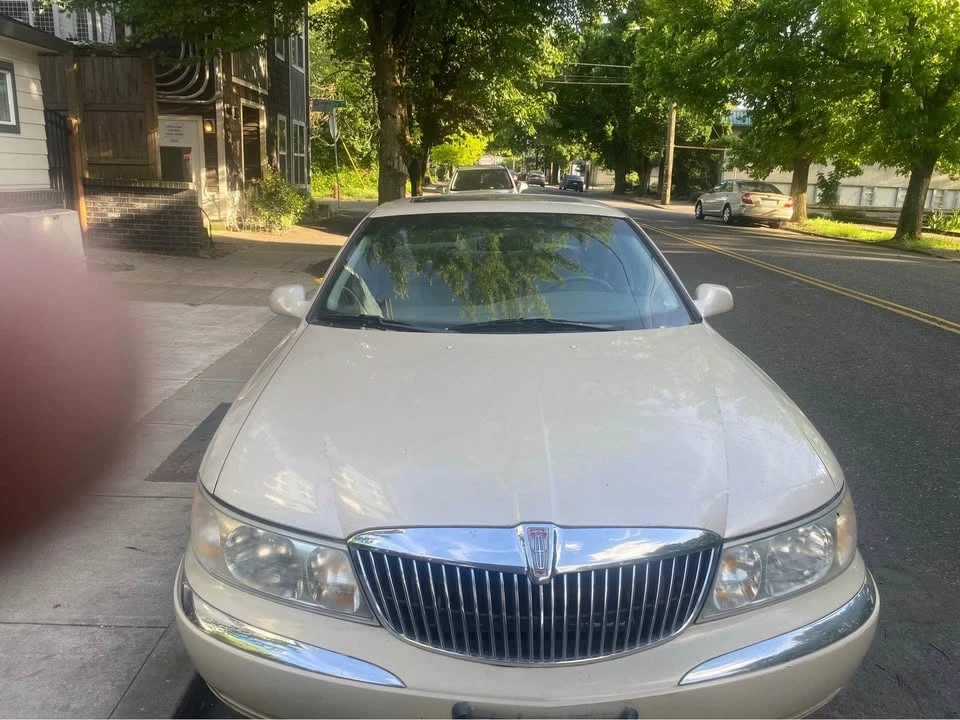 1999 Lincoln Continental 9th Gen - Image 2 of 4