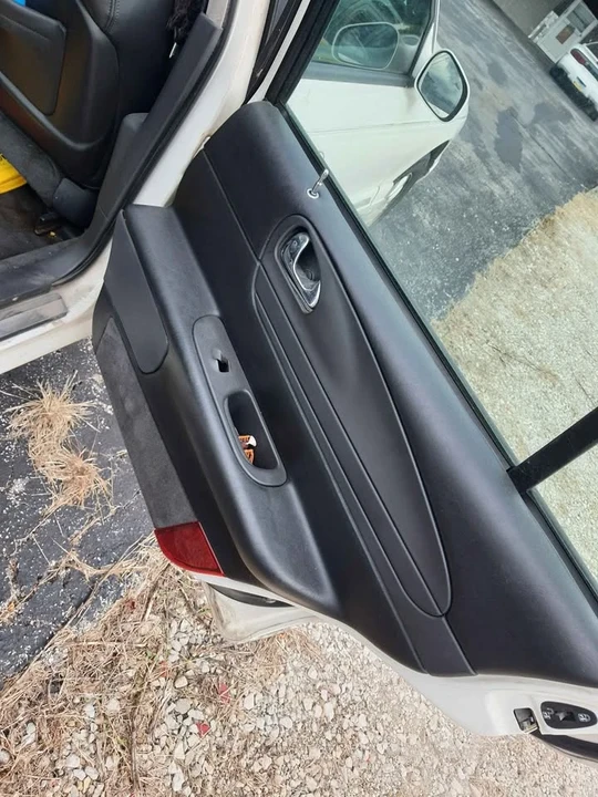 1999 Lincoln Continental 9th Gen - Image 11 of 12