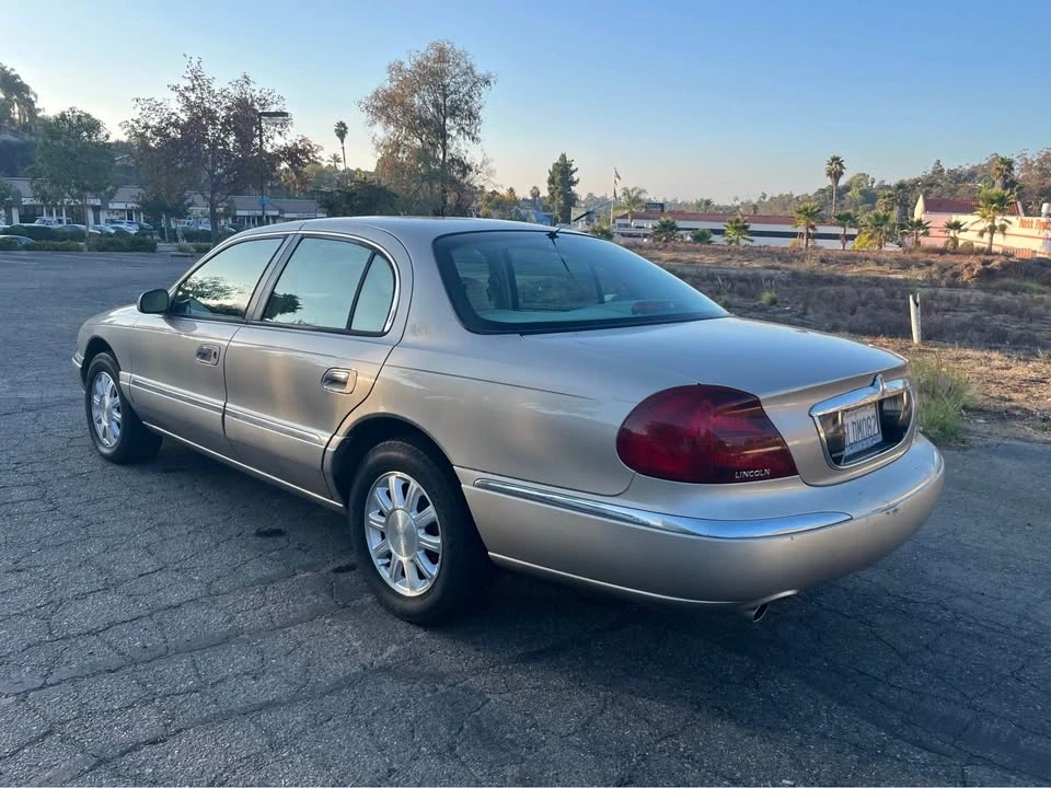 1999 Lincoln Continental 9th Gen - Image 8 of 17