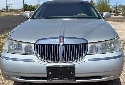 1999 Lincoln Executive Series
