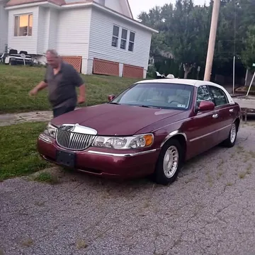 1999 Lincoln Town Car Presidential Series