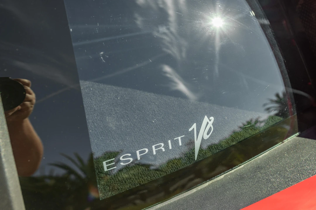 1999 Lotus Esprit Series 4 - Image 28 of 31