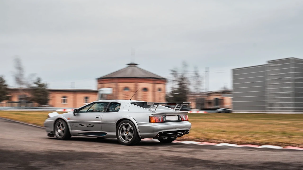 1999 Lotus Esprit V8 - Image 14 of 29