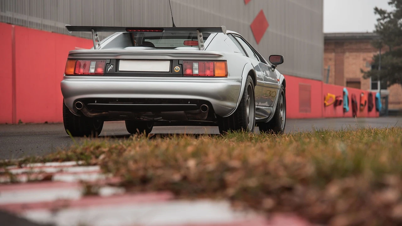 1999 Lotus Esprit V8 - Image 11 of 29