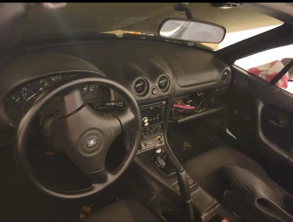 1999 Mazda NB MX-5 Miata - Image 3 of 4