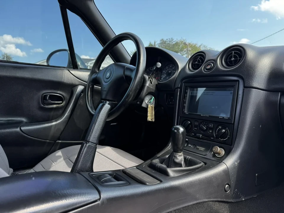 1999 Mazda NB MX-5 Miata - Image 11 of 20