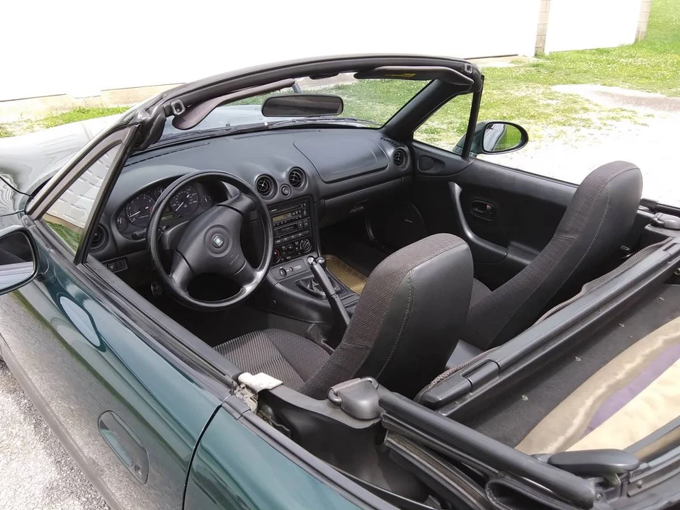 1999 Mazda NB MX-5 Miata - Image 5 of 10