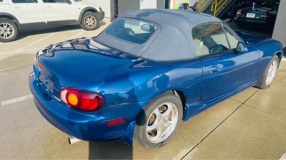 1999 Mazda NB MX-5 Miata - Image 8 of 13