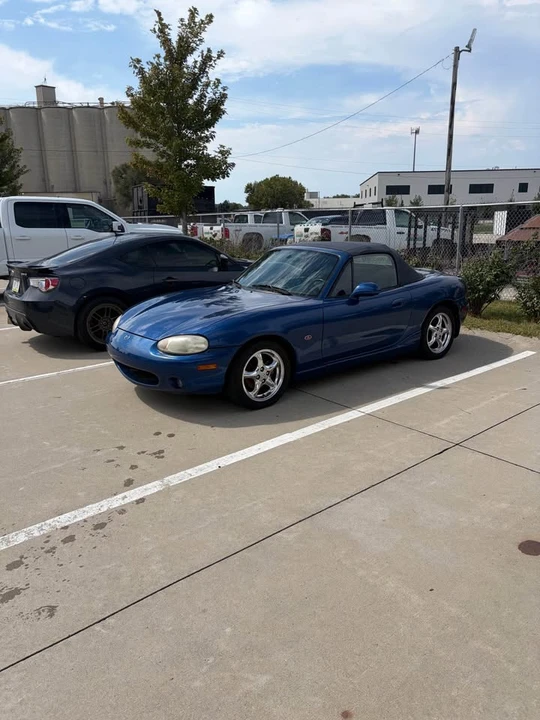 1999 Mazda NB MX-5 Miata - Image 2 of 13