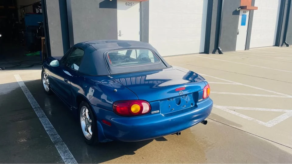 1999 Mazda NB MX-5 Miata - Image 9 of 13