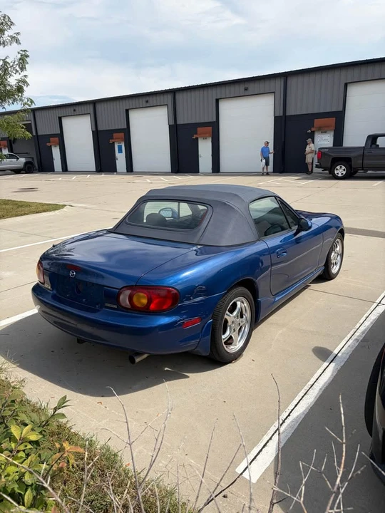 1999 Mazda NB MX-5 Miata - Image 4 of 13