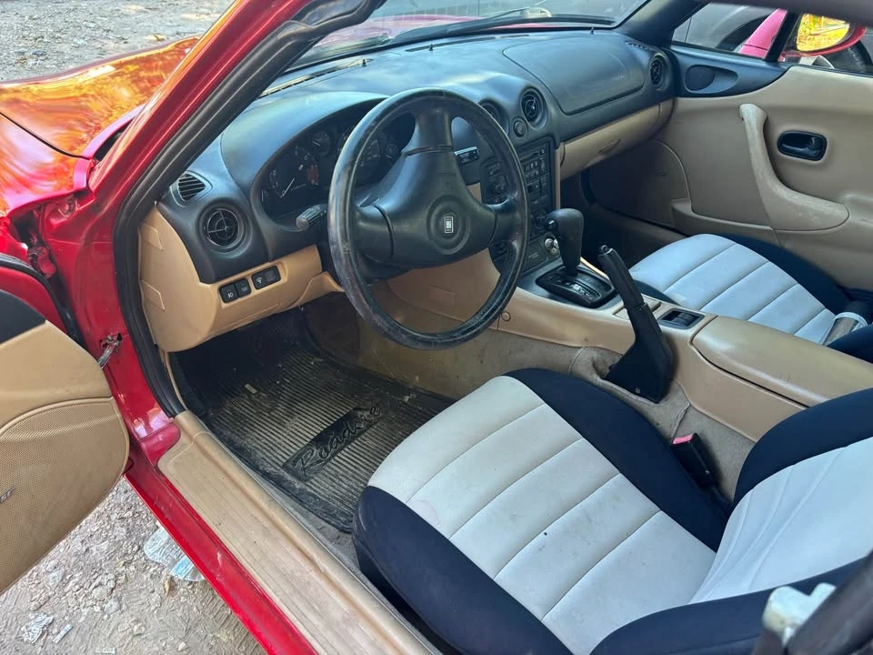 1999 Mazda NB MX-5 Miata - Image 8 of 10