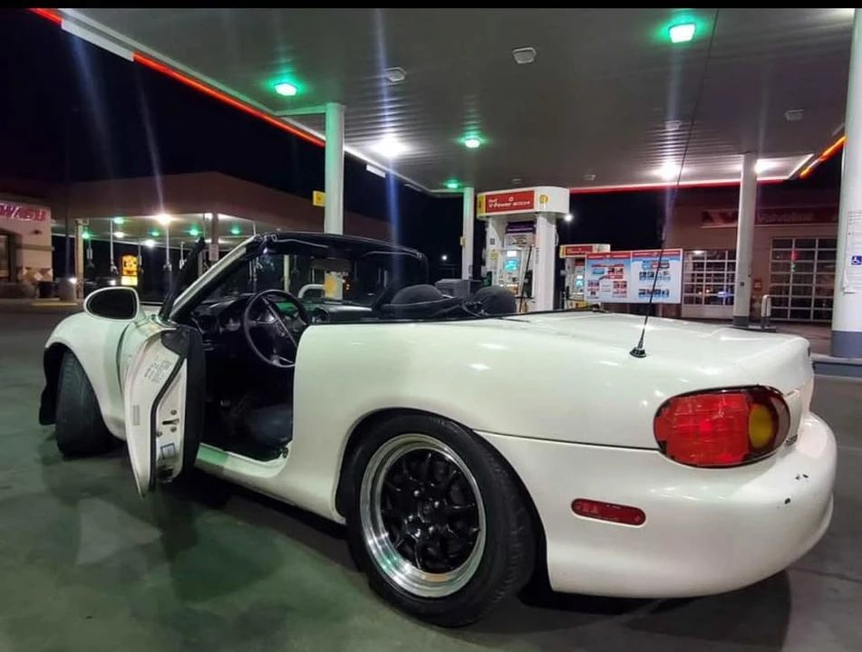 1999 Mazda NB MX-5 Miata - Image 7 of 11