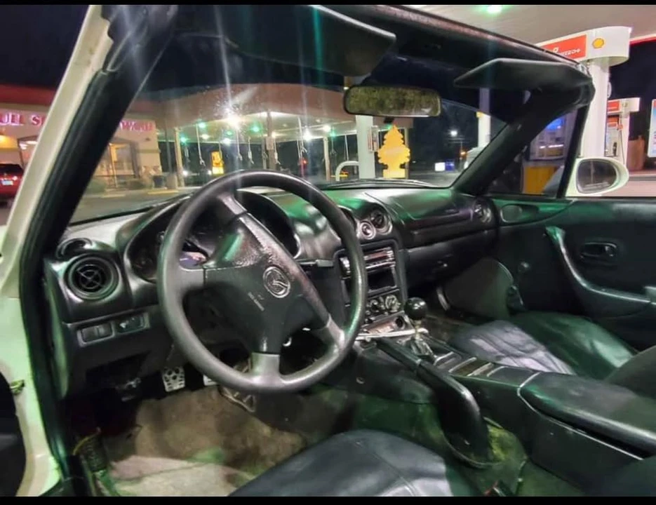 1999 Mazda NB MX-5 Miata - Image 5 of 11