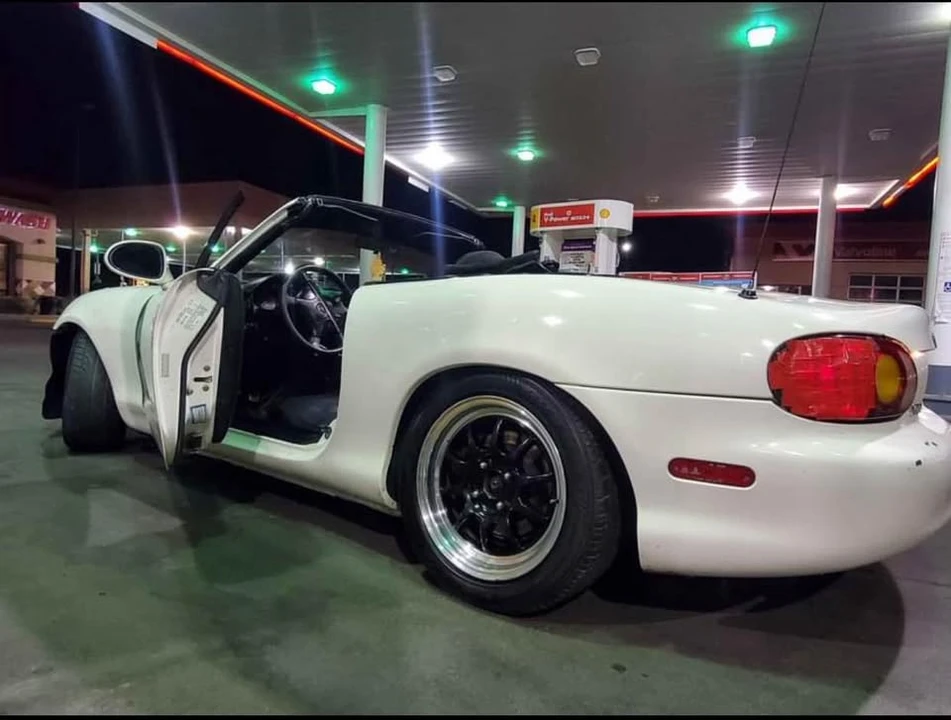 1999 Mazda NB MX-5 Miata - Image 3 of 11
