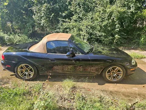 1999 Mazda MX-5 Miata Club Convertible 2D