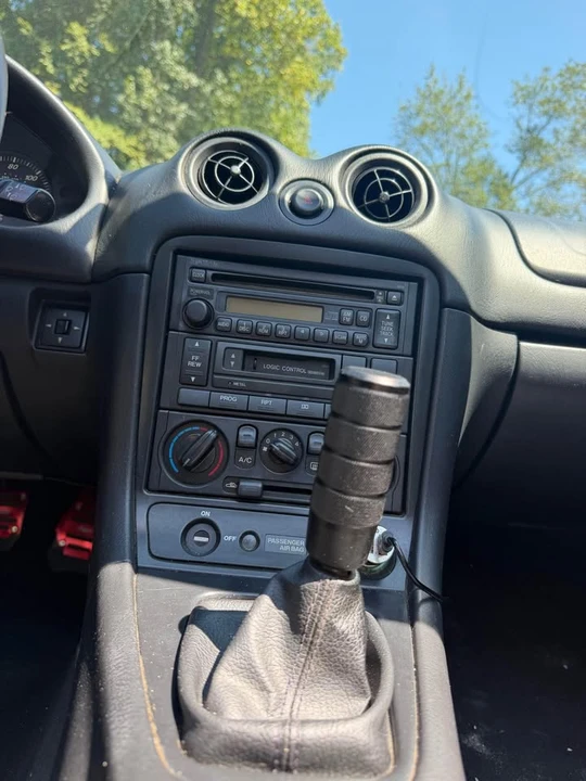1999 Mazda NB MX-5 Miata - Image 6 of 8