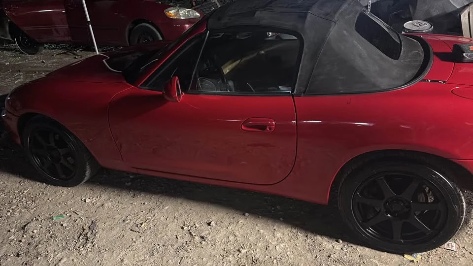 1999 Mazda NB MX-5 Miata - Image 9 of 10
