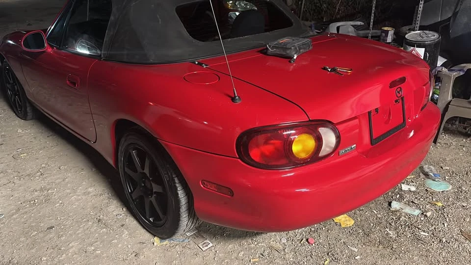 1999 Mazda NB MX-5 Miata - Image 10 of 10
