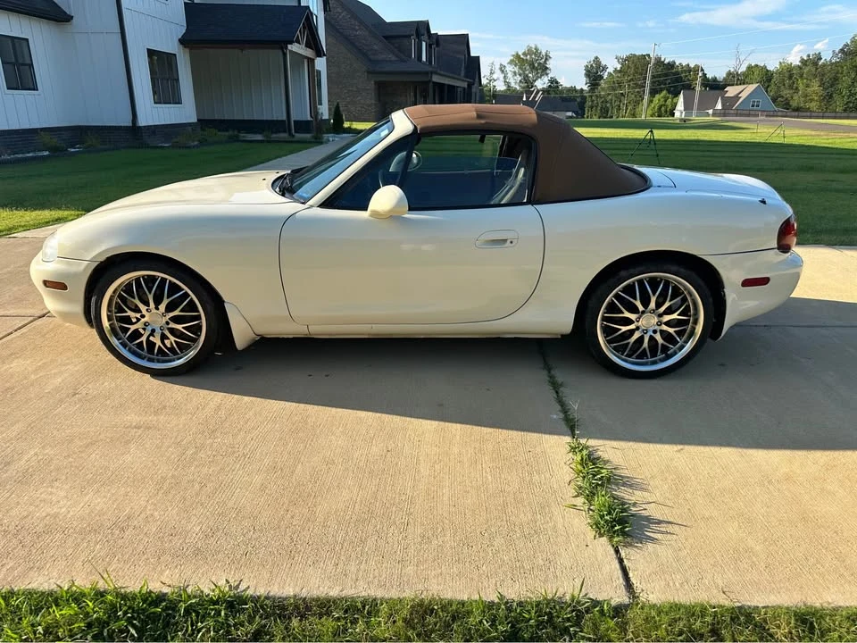 1999 Mazda NB MX-5 Miata - Image 6 of 11